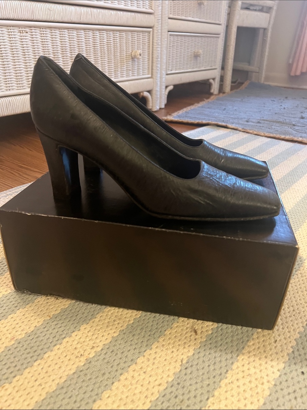Women's Black Leather Square-Toe Heels - Classic Elegant Pump